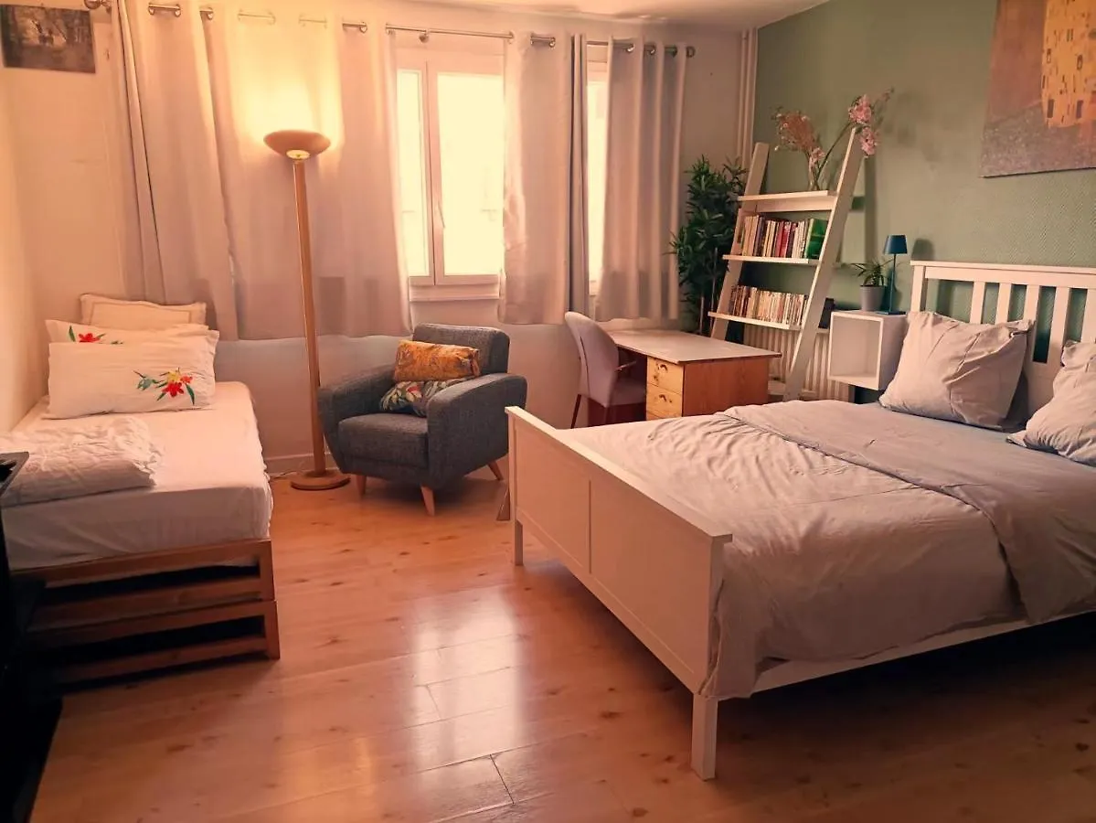 Studio Accueillant Au Coeur De Paris 30 M² Tout Inclus Appartement 0*,  Frankrijk