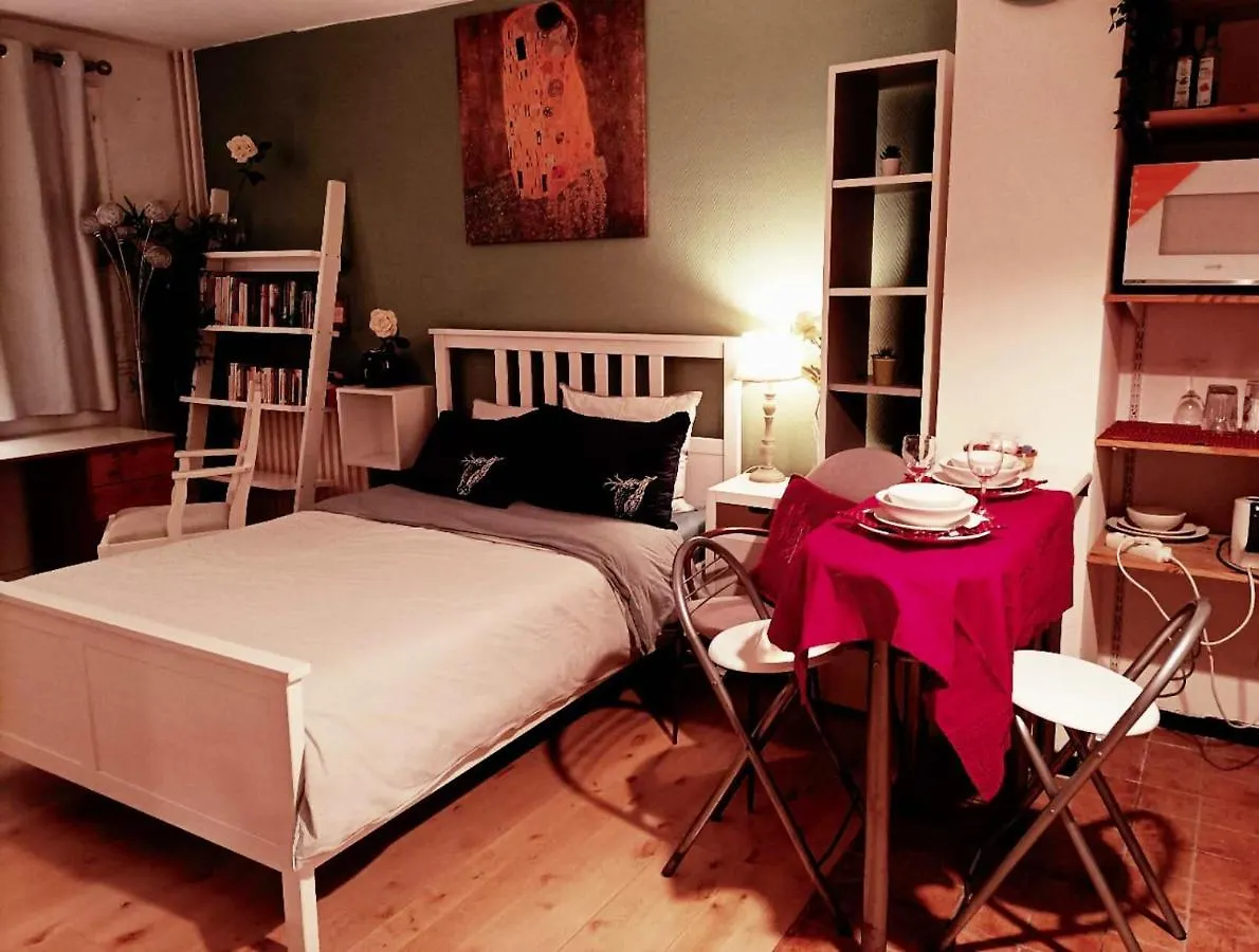 Studio Accueillant Au Coeur De Paris 30 M² Tout Inclus Franciaország